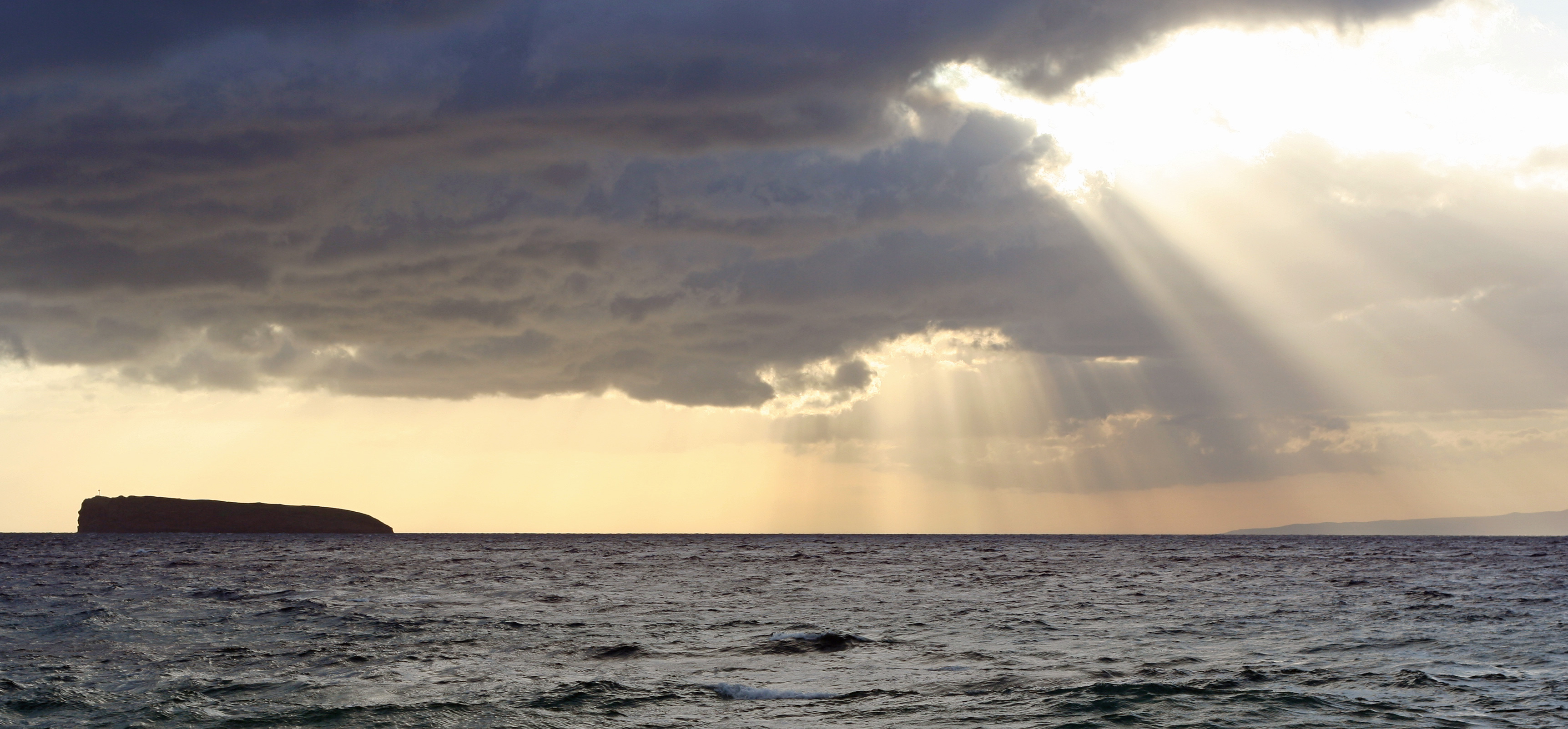 Sun over Molokini
